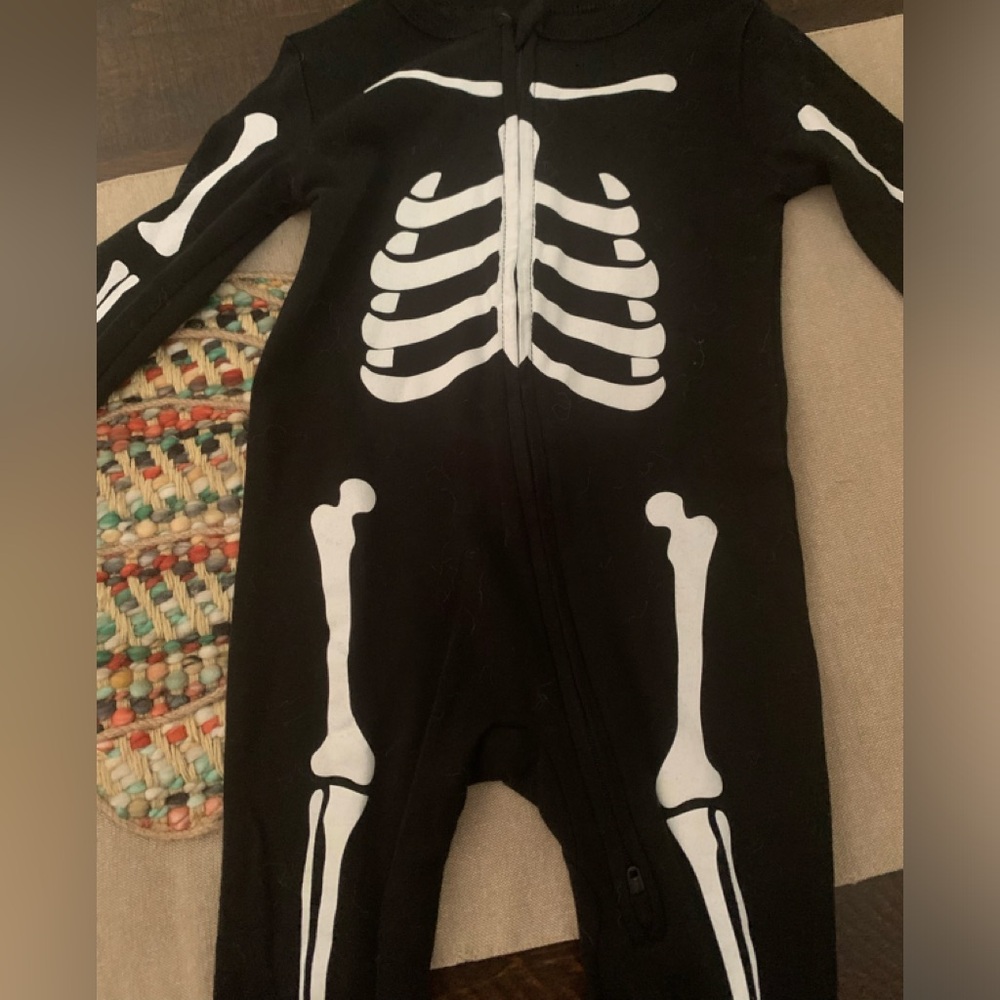 6-9m one piece skeleton footie pajamas
